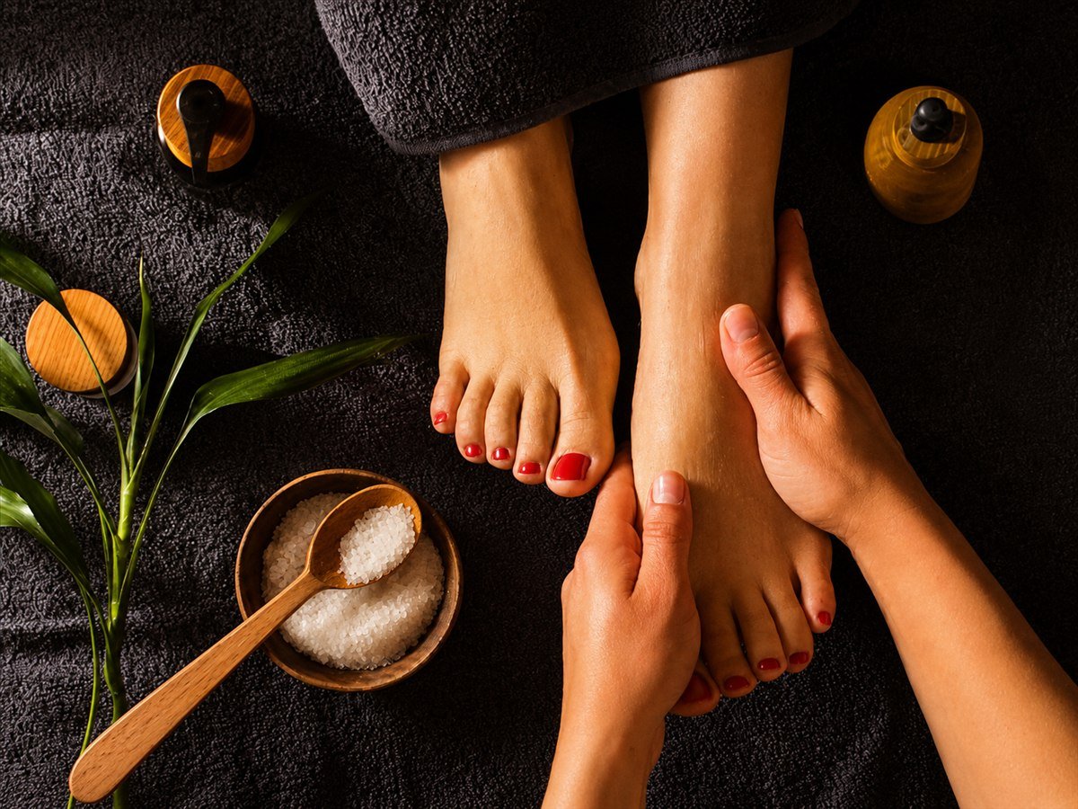 Spa pedicure technique training in the Nove Academy Pedicure Course